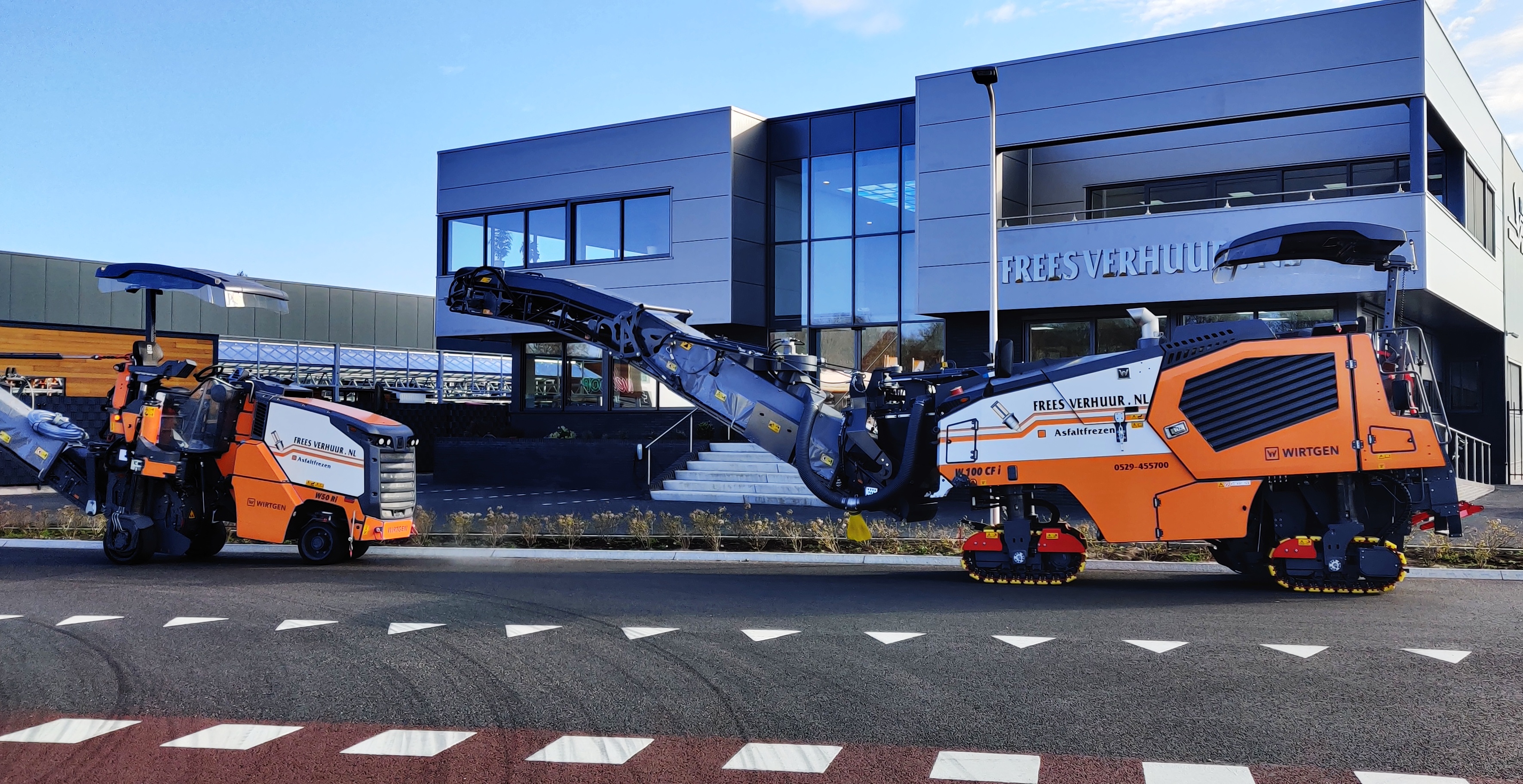 Nieuwe Wirtgen W-100 CFi en W-50 Ri machines afgeleverd!
